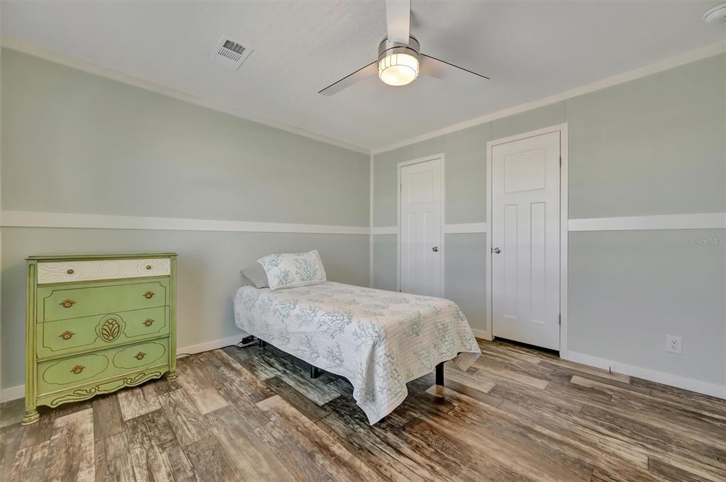 105 West St Johns Way Apollo Beach, FL 33572 - Photo 10 of 33