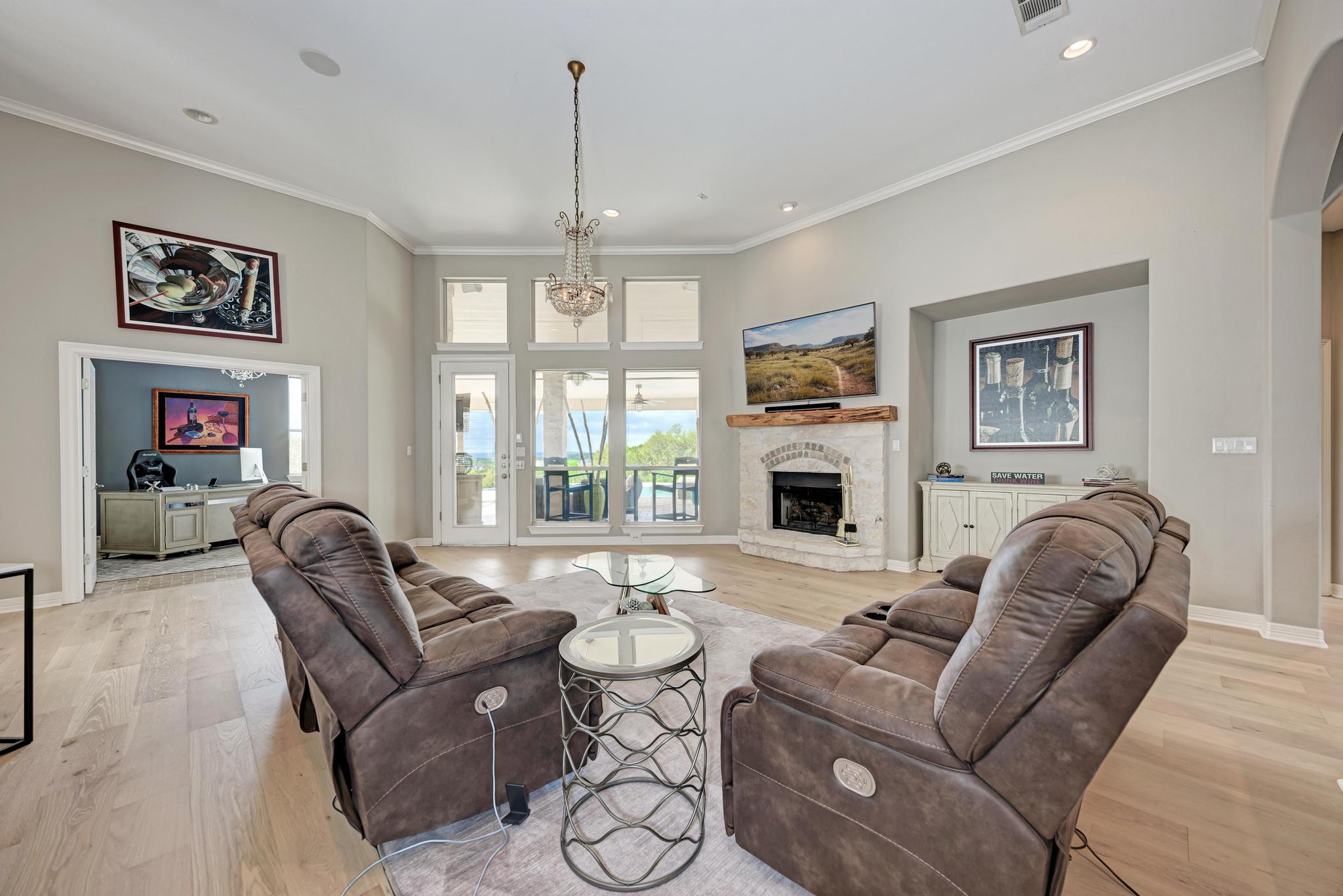 545 Tom Sawyer Road Austin, TX 78737 - Photo 7 of 40