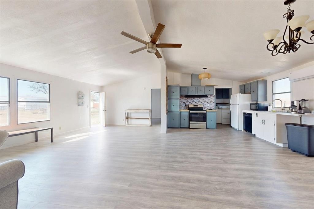 206 Creekview Meadows Court Springtown, TX 76082 - Photo 10 of 13 Grey House Kitchen