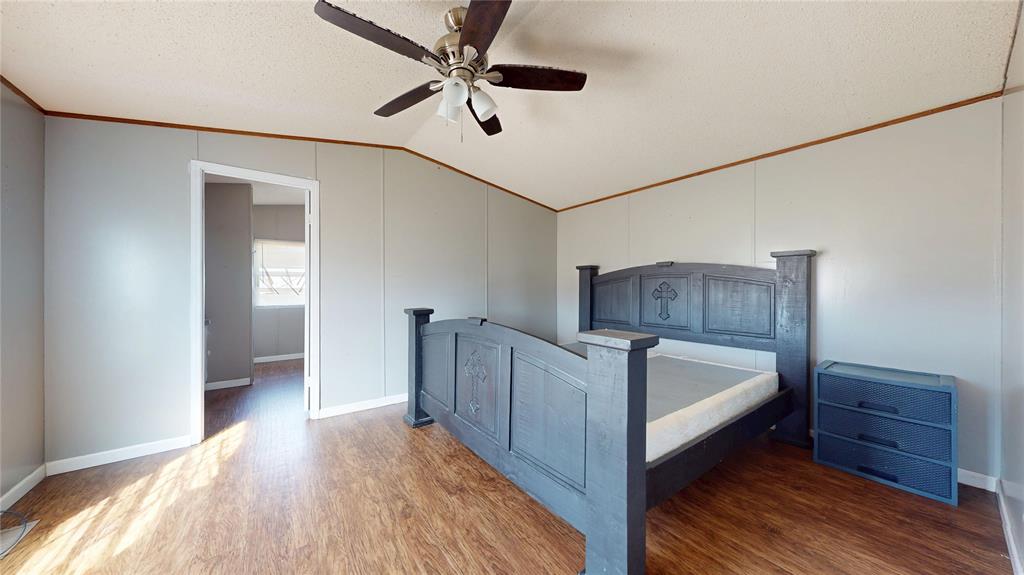 206 Creekview Meadows Court Springtown, TX 76082 - Photo 7 of 13 White House Bedroom