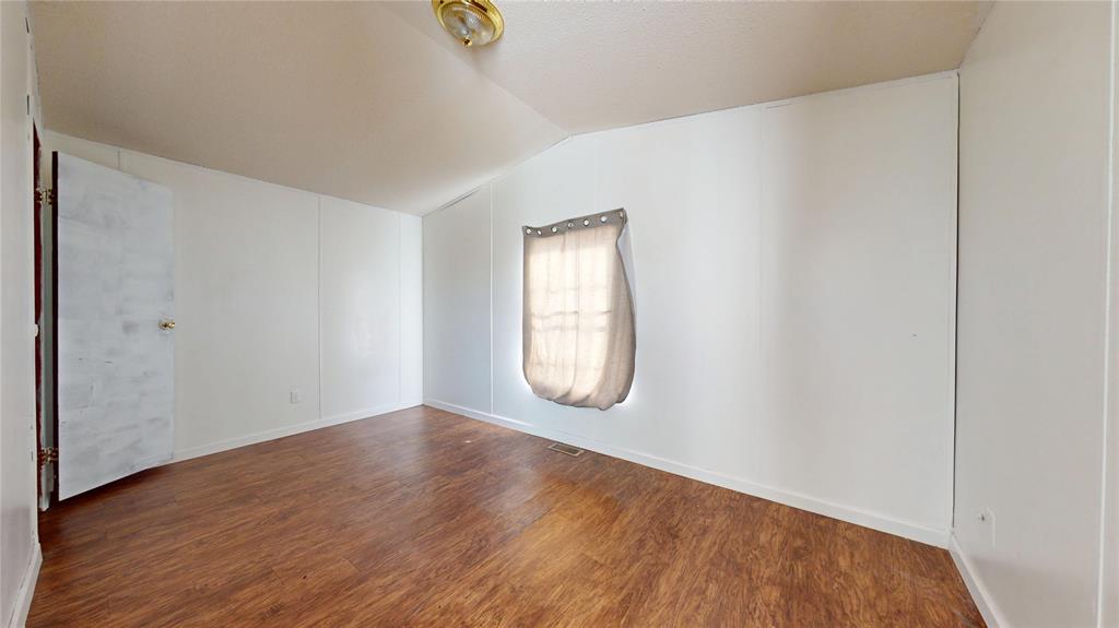206 Creekview Meadows Court Springtown, TX 76082 - Photo 8 of 13 White House Bedroom