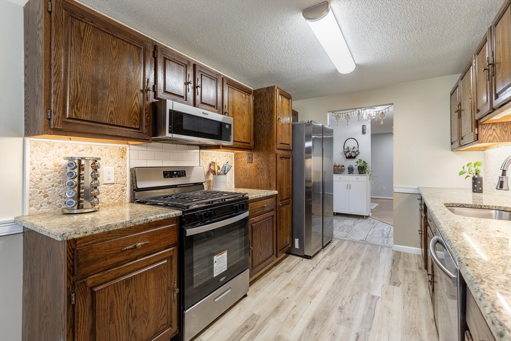 255 North Road, Unit 245 Chelmsford, MA 01824 - Photo 4 of 33 Gallery Image 4