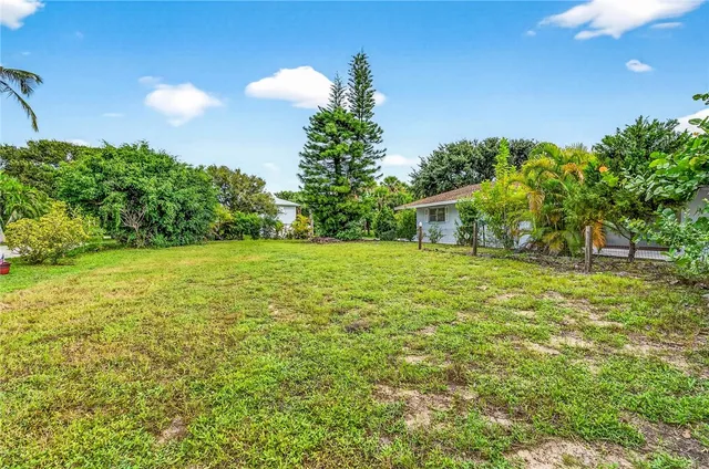 $1,000,000 | 826 Date Palm Road, Vero Beach, FL 32963