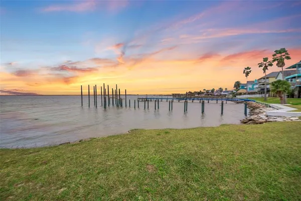 $675,000 | 1228 Aqua Way, San Leon, TX 77539