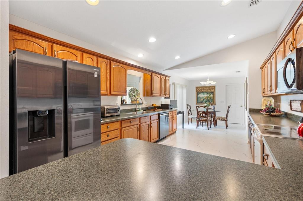 9498 Southeast 174th Loop Summerfield, FL 34491 - Photo 9 of 44