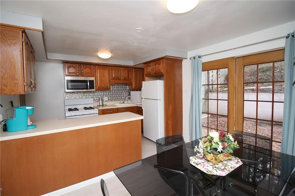 1614 Bevan Road Pittsburgh, PA 15227 - Photo 10 of 29