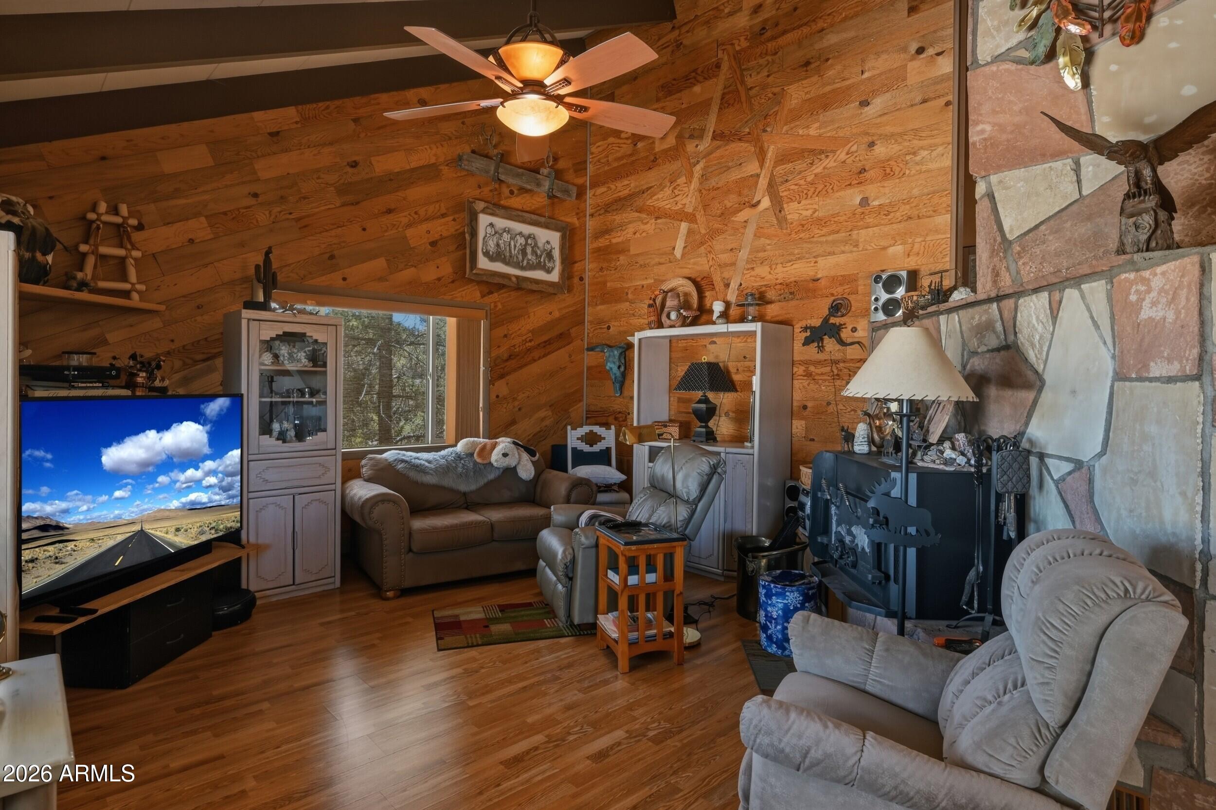 902 West Rim View Road Payson, AZ 85541 - Photo 14 of 46 Living Room