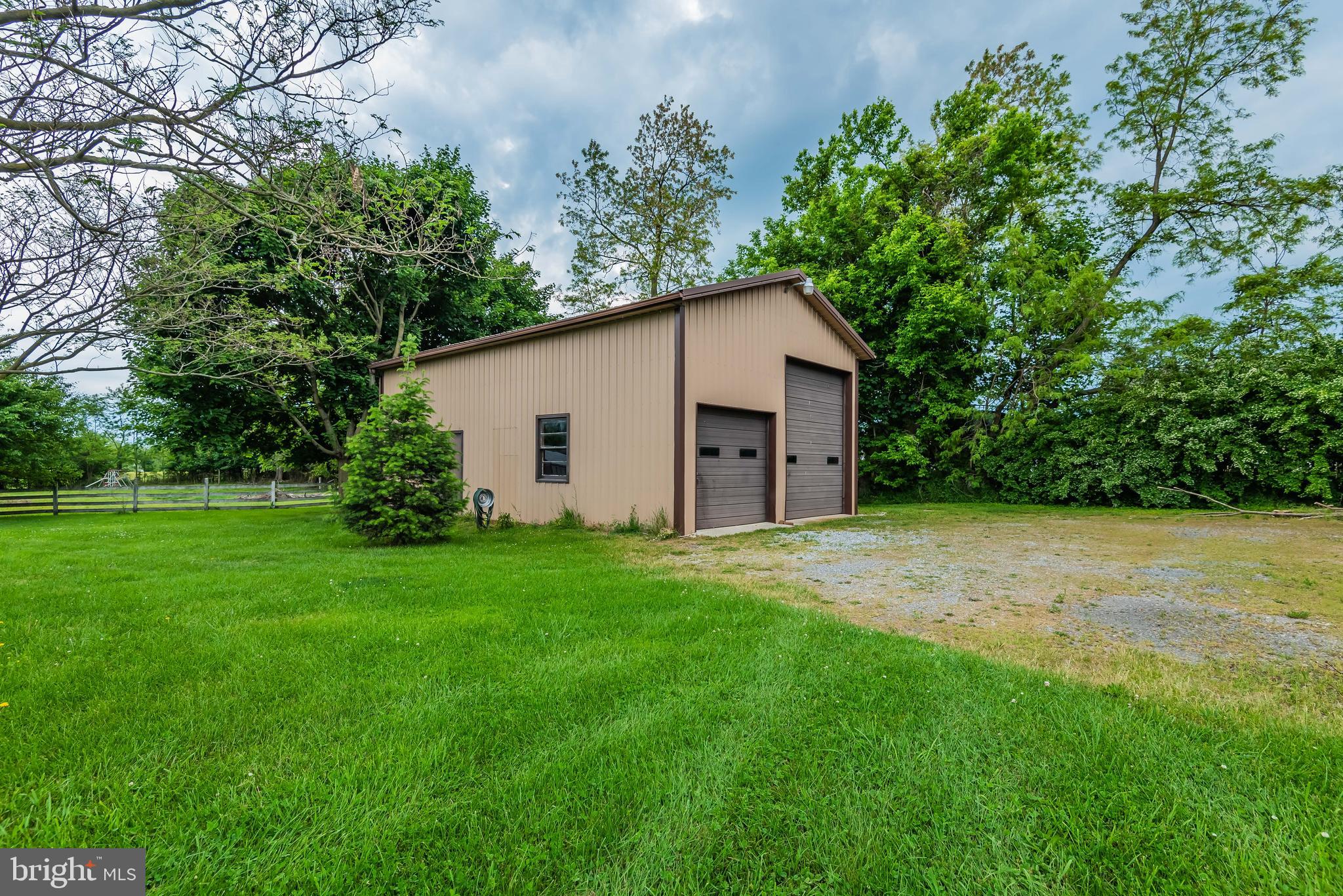 37 Middle Spring Road Shippensburg, PA 17257 - Photo 11 of 29 Metal building, 24'x40" with 13' high main door