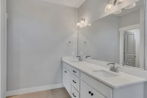 $599,000 | 702 B Waco Drive, Nashville, TN 37209