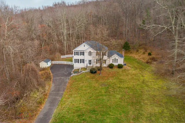 $879,900 | 23 Fawnwood Road, Newtown, CT 06482