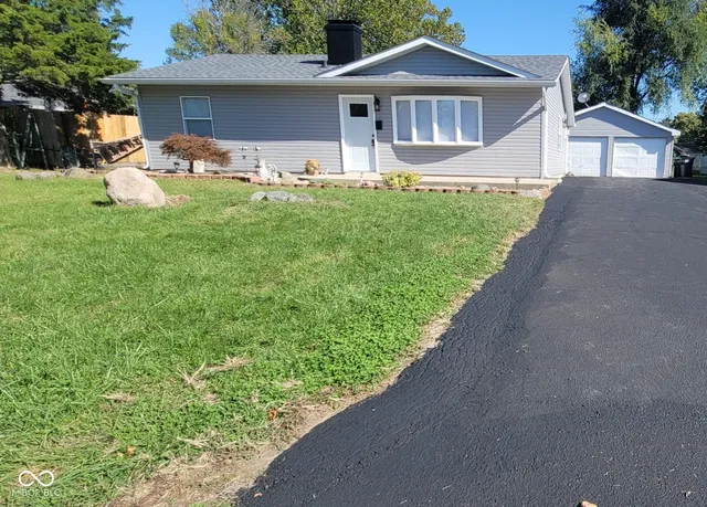 $247,500 | 539 Delbrook Drive, New Whiteland, IN 46184