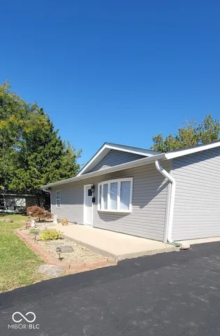 $247,500 | 539 Delbrook Drive, New Whiteland, IN 46184