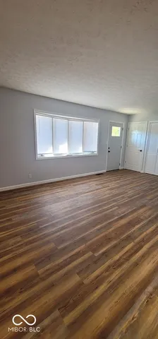 $247,500 | 539 Delbrook Drive, New Whiteland, IN 46184