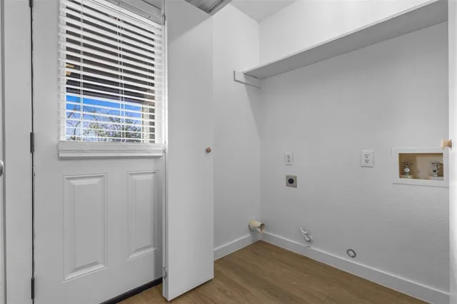 $1,800 | 701 Rosehill Road, Terrell, TX 75160