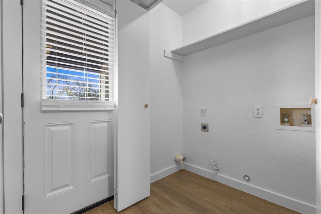 701 Rosehill Road Terrell, TX 75160 - Photo 15 of 20 a view of a room that has a window in it