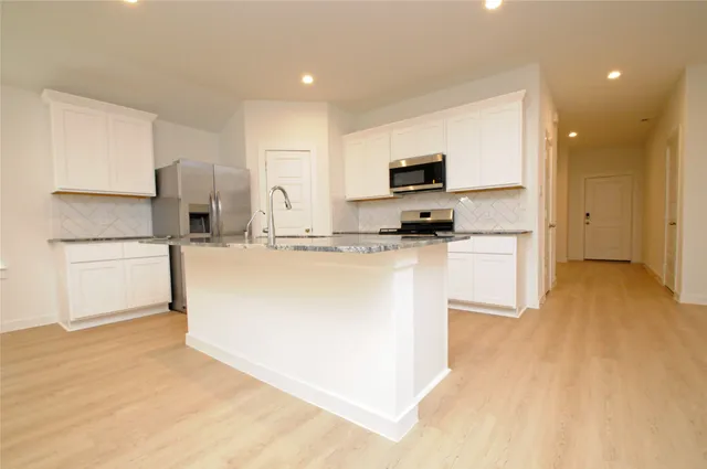 $2,849 | 1410 Island Grove Drive, Iowa Colony, TX 77583