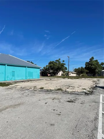 $185,000 | 3782 Tamiami Trail, Unit B, Port Charlotte, FL 33952