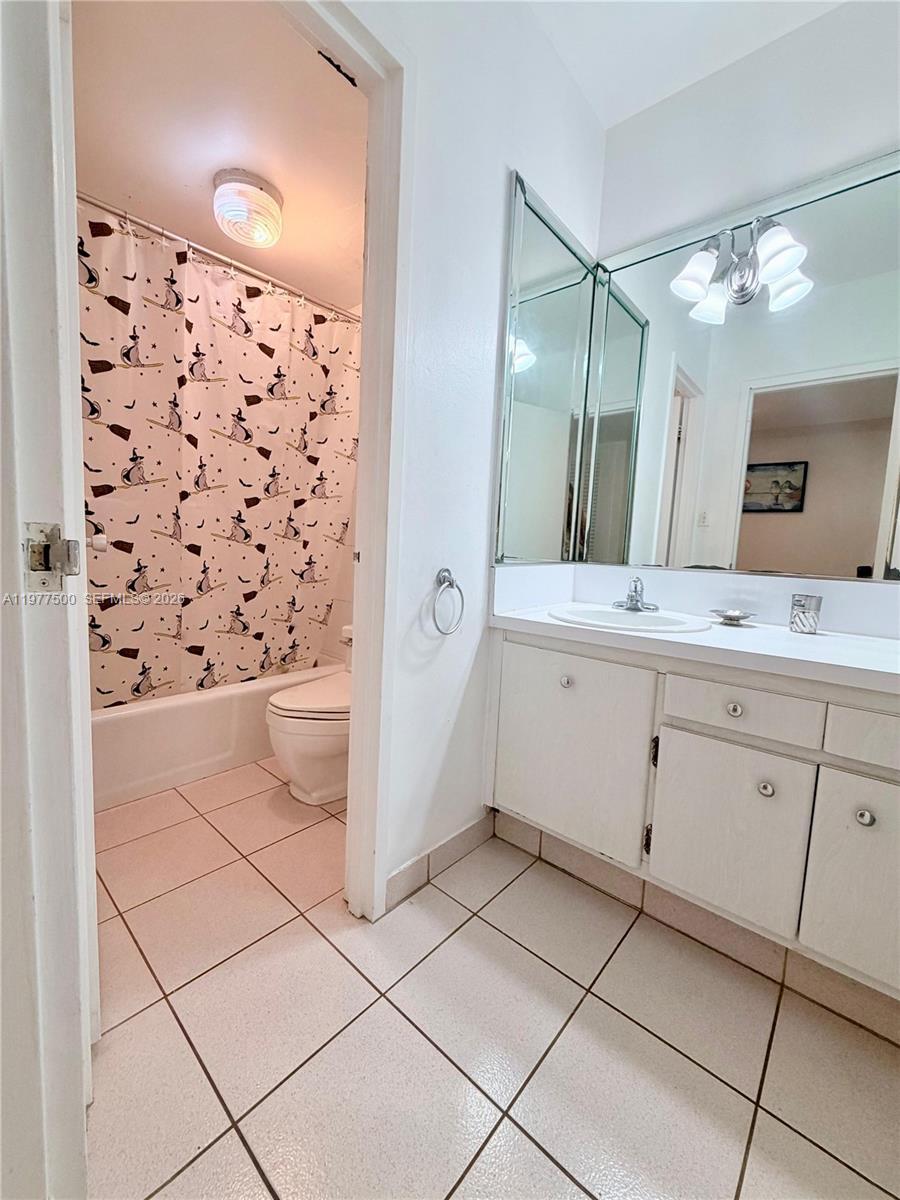 100 Lincoln Road, Unit 304 Miami Beach, FL 33139 - Photo 7 of 10 Photo 7