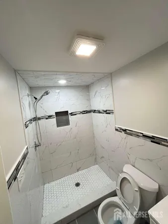$2,900 | 8 Hampton Street, Newton, NJ 07860