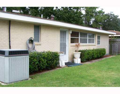 153 Garden Road River Ridge, LA 70123 - Photo 3 of 8