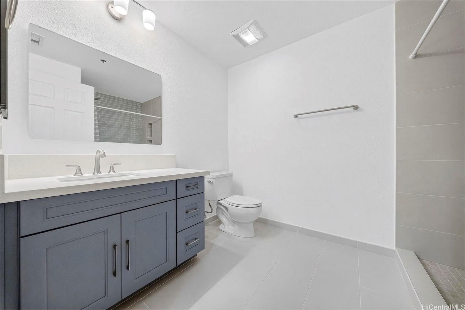 520 Lunalilo Home Road, Unit 7115 Honolulu, HI 96825 - Photo 13 of 19 Remodeled bathroom