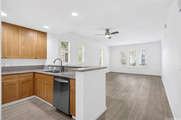 $2,900 | 520 Lunalilo Home Road, Unit 7115, Honolulu, HI 96825