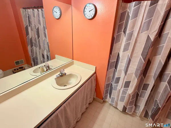 $229,900 | 143 Spyglass Court, Unit 143, Torrington, CT 06790