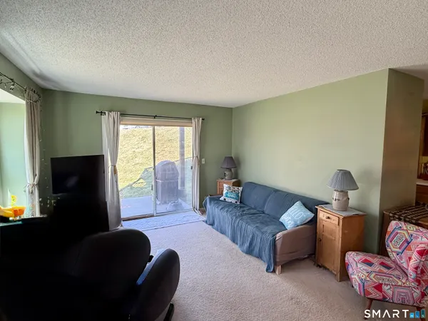 $229,900 | 143 Spyglass Court, Unit 143, Torrington, CT 06790