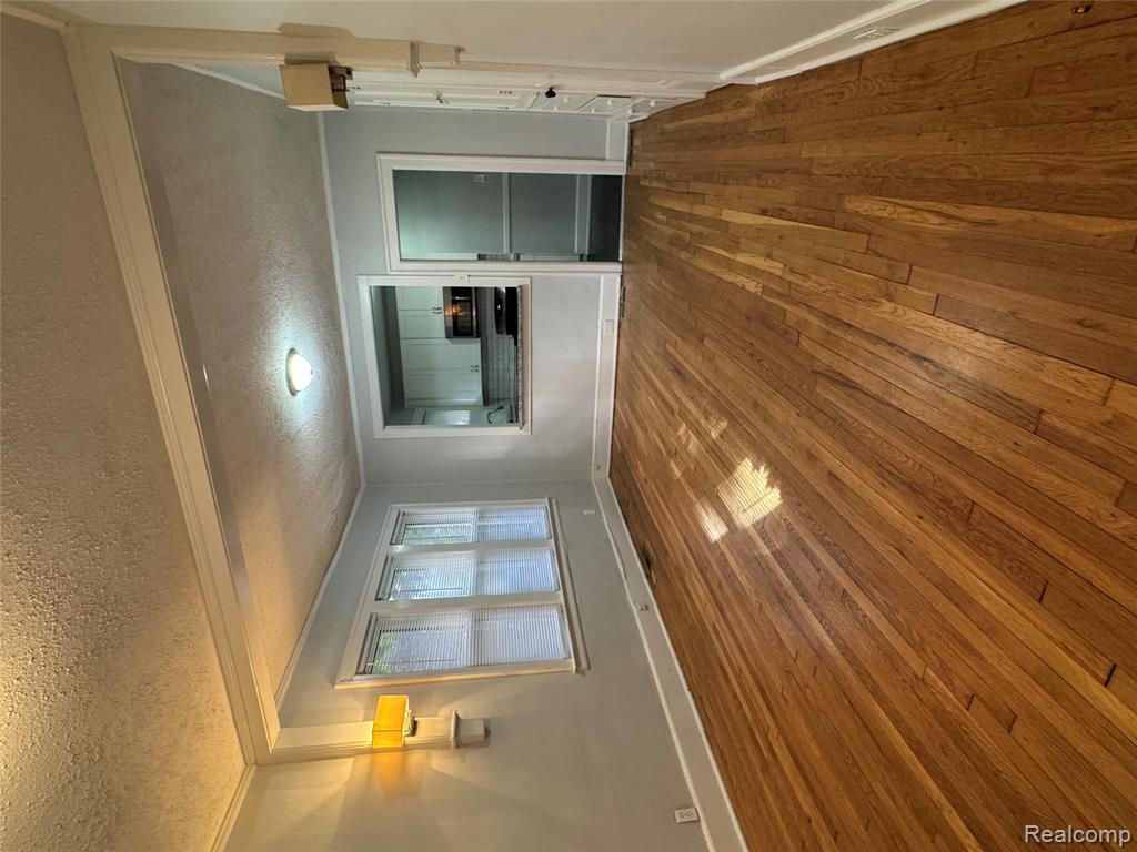 864 Nottingham Road, Unit 1N Grosse Pointe, MI 48230 - Photo 6 of 11