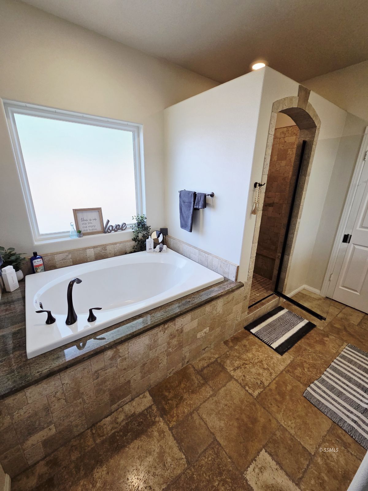 424 South Inyo Street Ridgecrest, CA 93555 - Photo 27 of 43