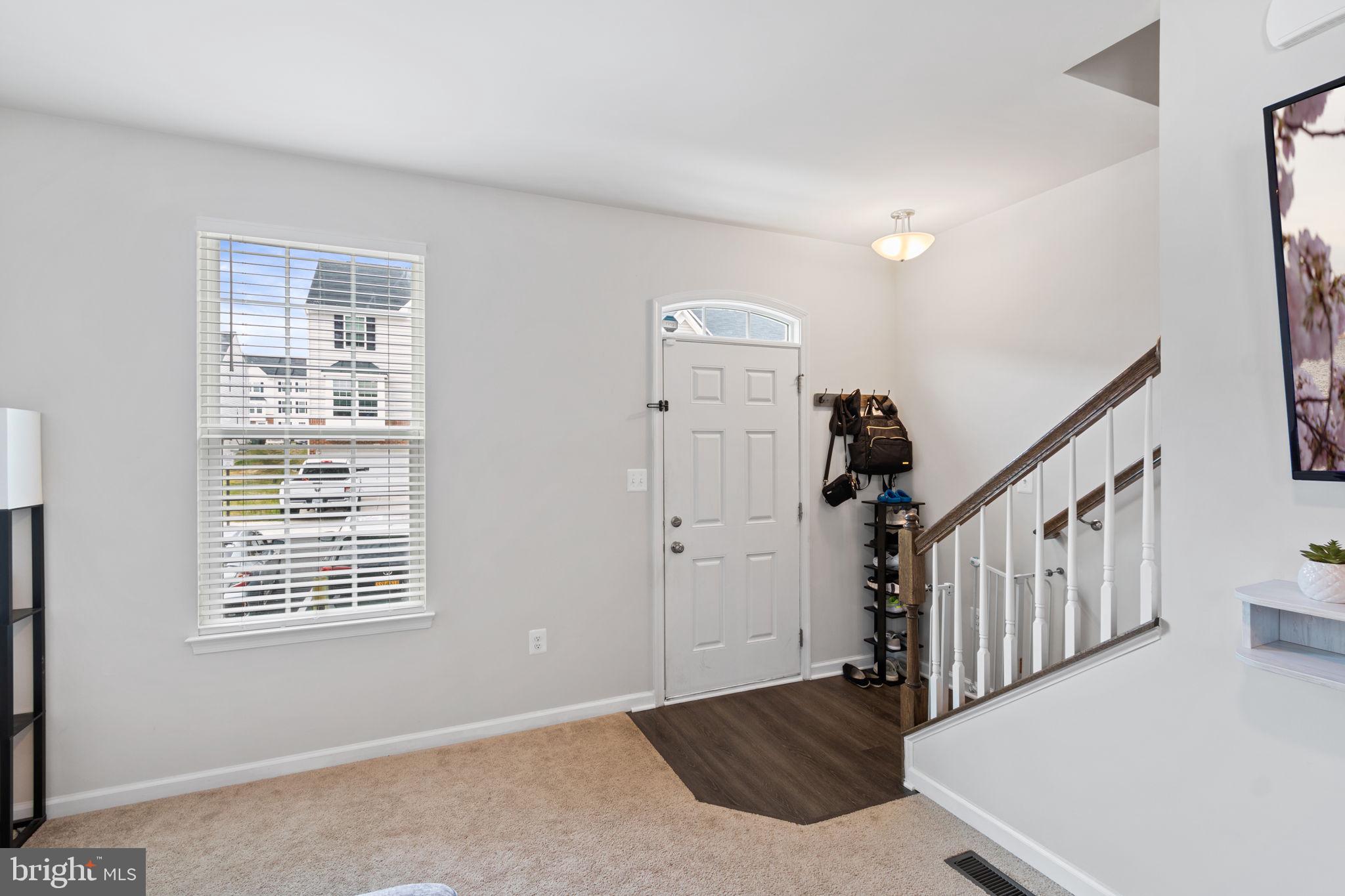 527 View Point Way Fredericksburg, VA 22405 - Photo 4 of 43 Foyer