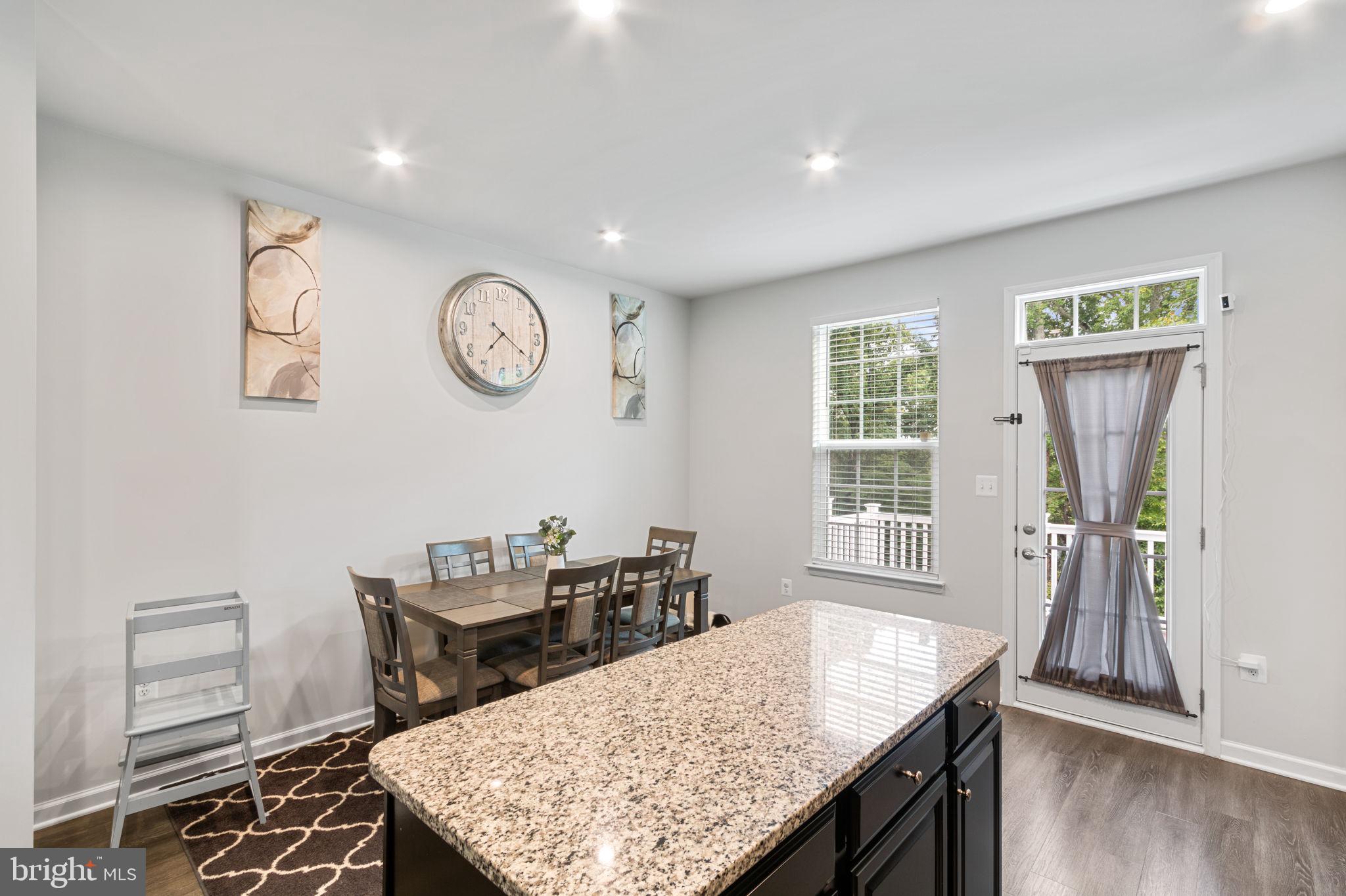 527 View Point Way Fredericksburg, VA 22405 - Photo 10 of 43 Kitchen / Dining Area