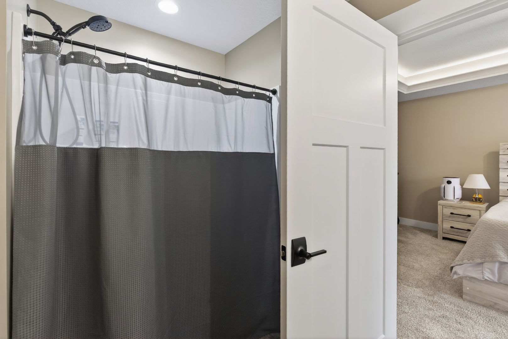 1439 Rhinelander Drive Davenport, IA 52804 - Photo 15 of 43 a close view of a bathroom