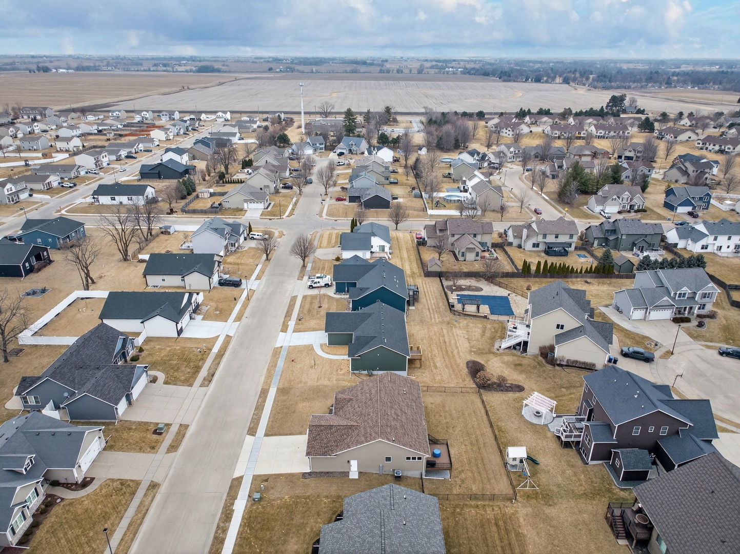 1439 Rhinelander Drive Davenport, IA 52804 - Photo 35 of 43 an aerial view of a city