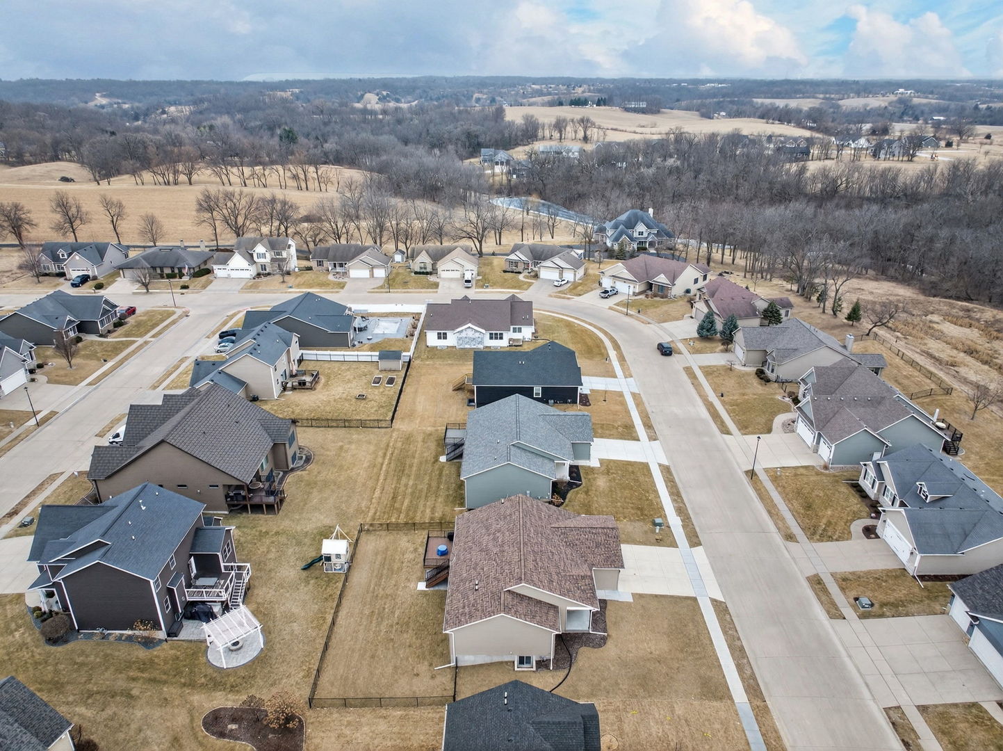 1439 Rhinelander Drive Davenport, IA 52804 - Photo 39 of 43 an aerial view of a city