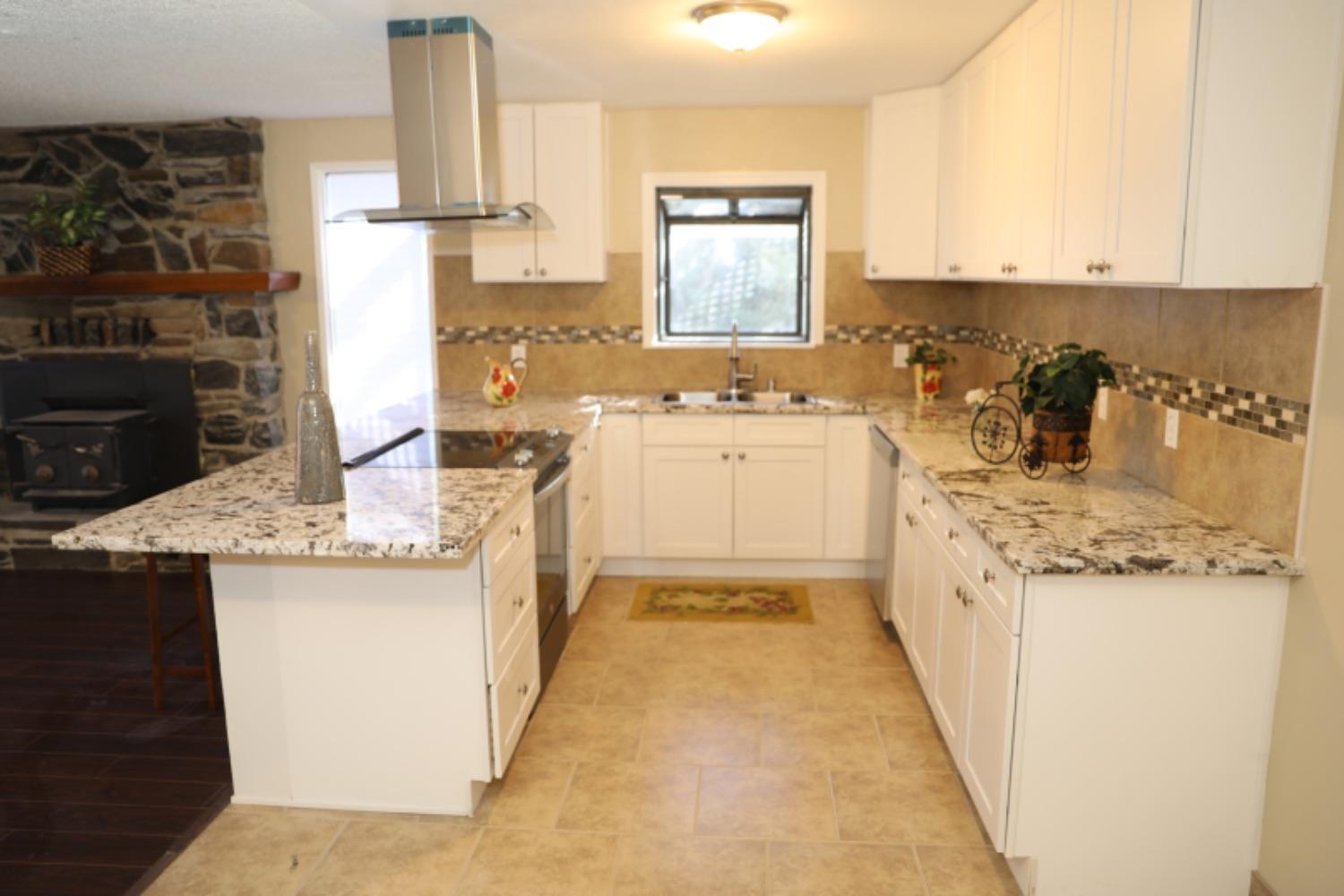 39753 Pine Ridge Road Oakhurst, CA 93644 - Photo 8 of 33 Gallery Image 8
