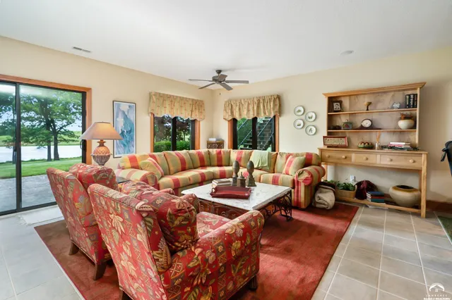 $1,950,000 | 1672 North 1 Road, Baldwin City, KS 66006