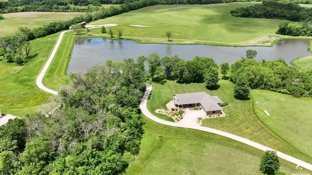 $1,950,000 | 1672 North 1 Road, Baldwin City, KS 66006