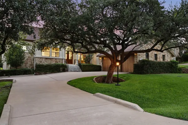 $1,299,000 | 108 Crest View Drive, Lakeway, TX 78734