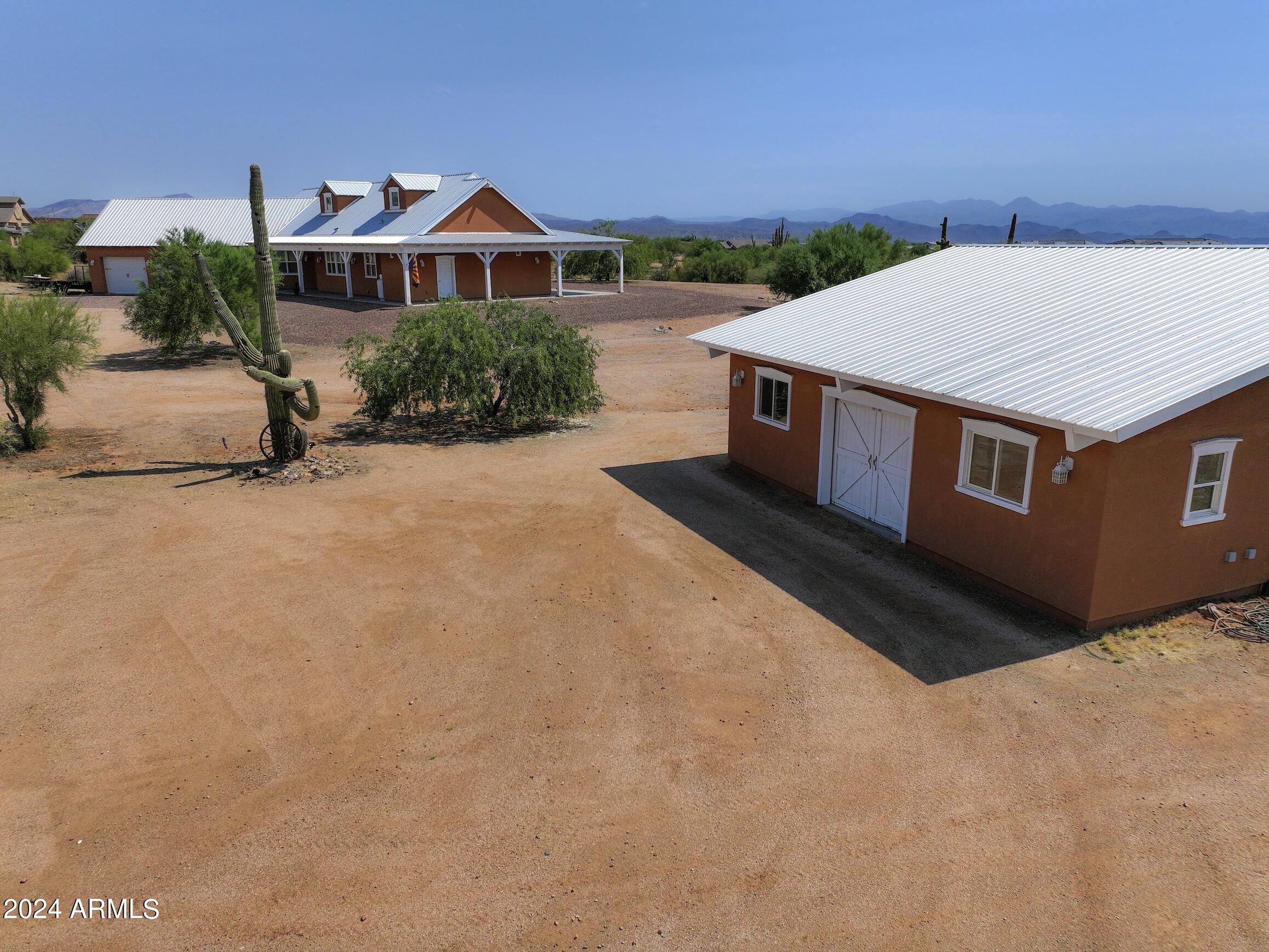 14142 East Peak View Road Scottsdale, AZ 85262 - Photo 52 of 108 Barn, Ranch and Mountains