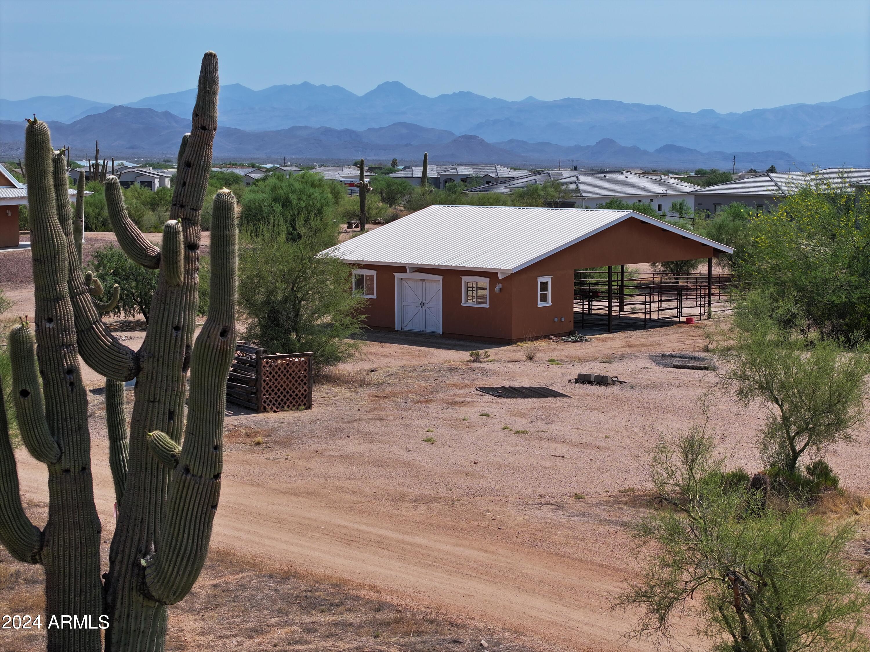 14142 East Peak View Road Scottsdale, AZ 85262 - Photo 84 of 108 Barn and Cactus