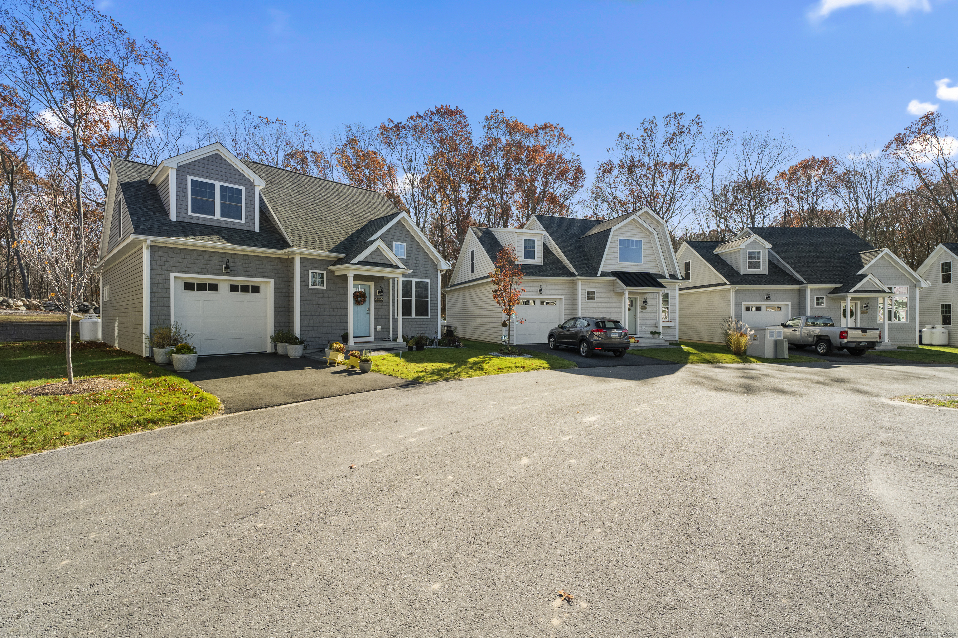 7 Ivy Hill Road, Unit 7 Waterford, CT 06385 - Photo 34 of 35 a view of a street with houses