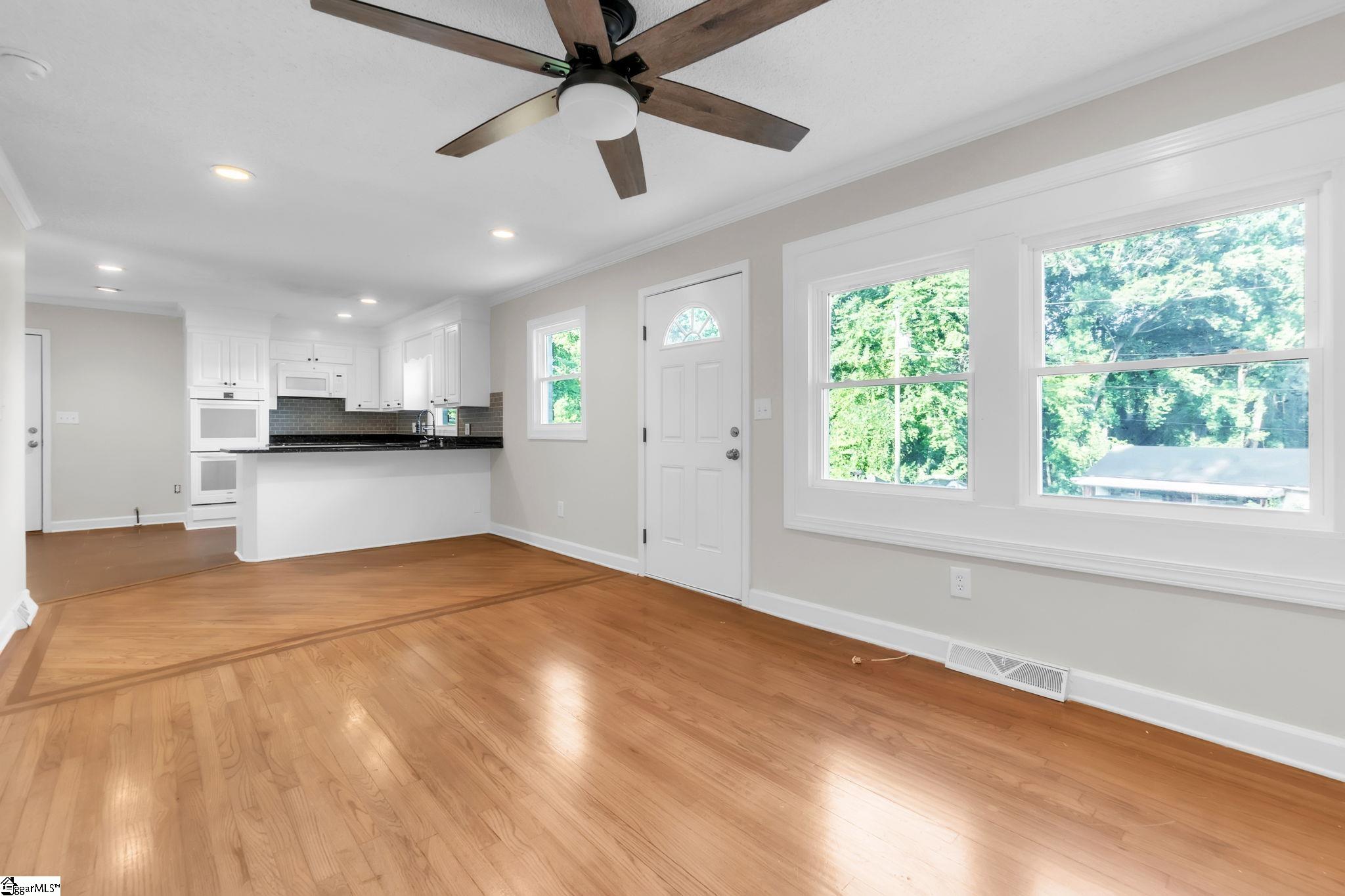 116 State Rd S-42-2623 Greer, SC 29651 - Photo 6 of 27