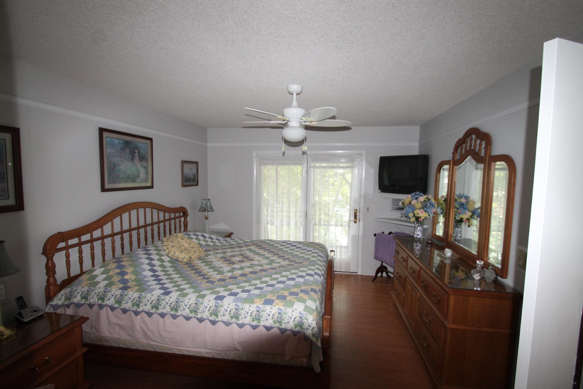 146 Rutgers Circle Fairfield Glade, TN 38558 - Photo 14 of 29 Master bedroom