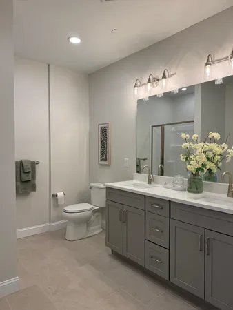 $3,650 | 74 Rockingham Road, Unit 108, Derry, NH 03038