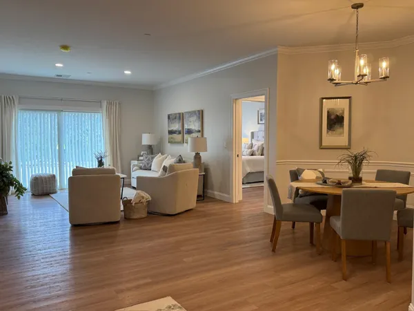 $3,650 | 74 Rockingham Road, Unit 108, Derry, NH 03038