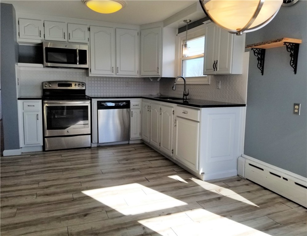 63 Long Meadow Road Portsmouth, RI 02871 - Photo 5 of 27 kitchen