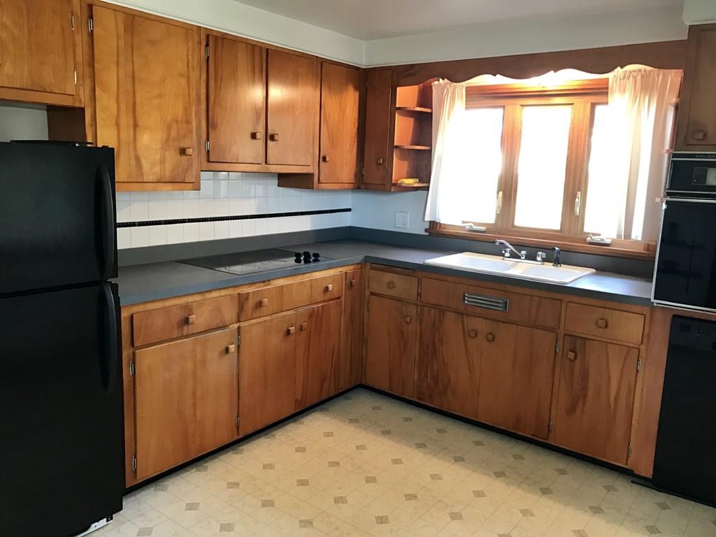 2485 Home Street Indiana, PA 15701 - Photo 2 of 11 Kitchen
