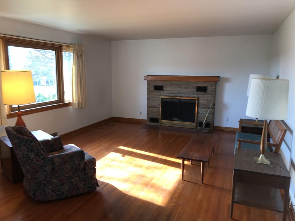 2485 Home Street Indiana, PA 15701 - Photo 4 of 11 Living Room