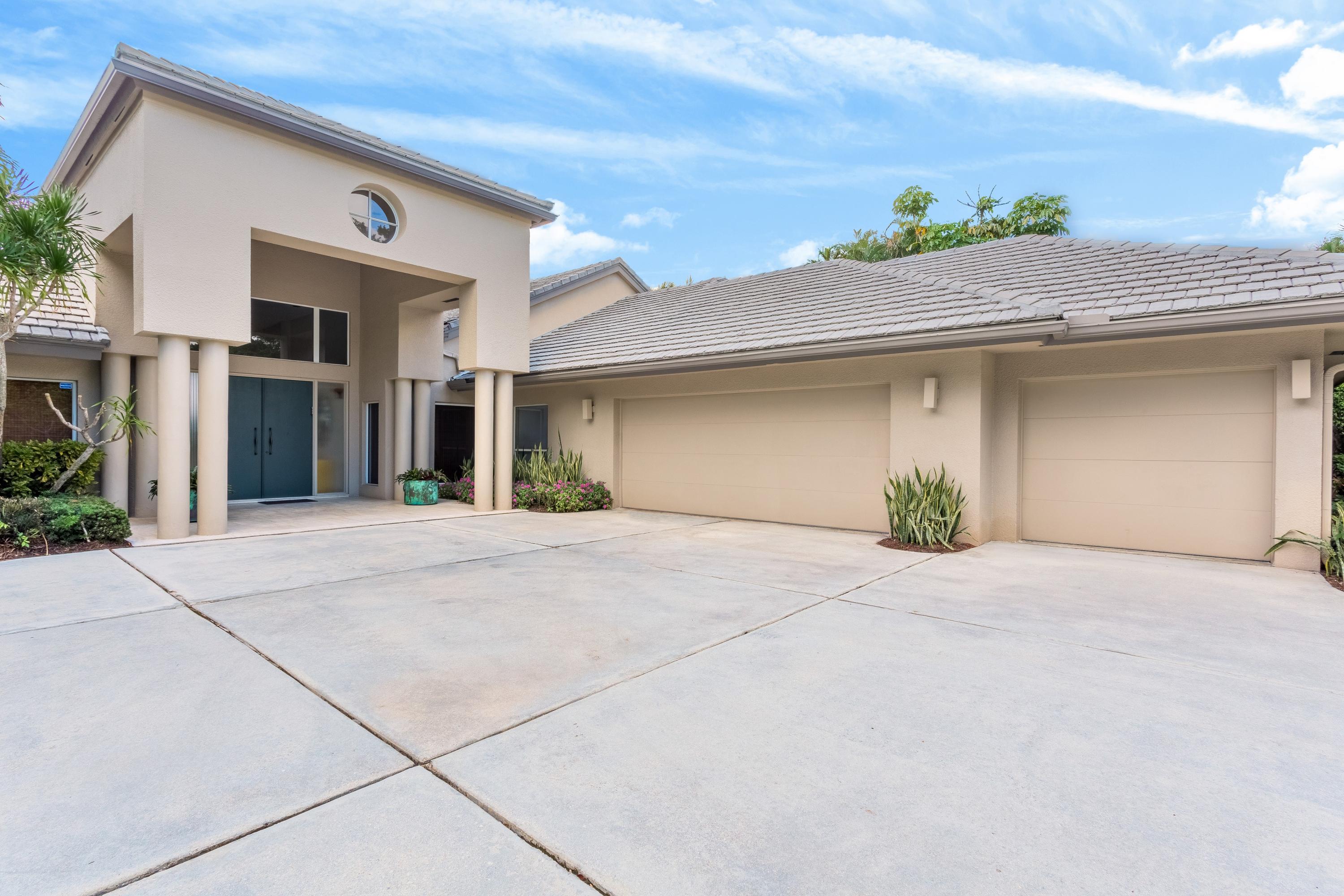 18116 Sentinel Circle Boca Raton, FL 33496 - Photo 4 of 33 Front Exterior